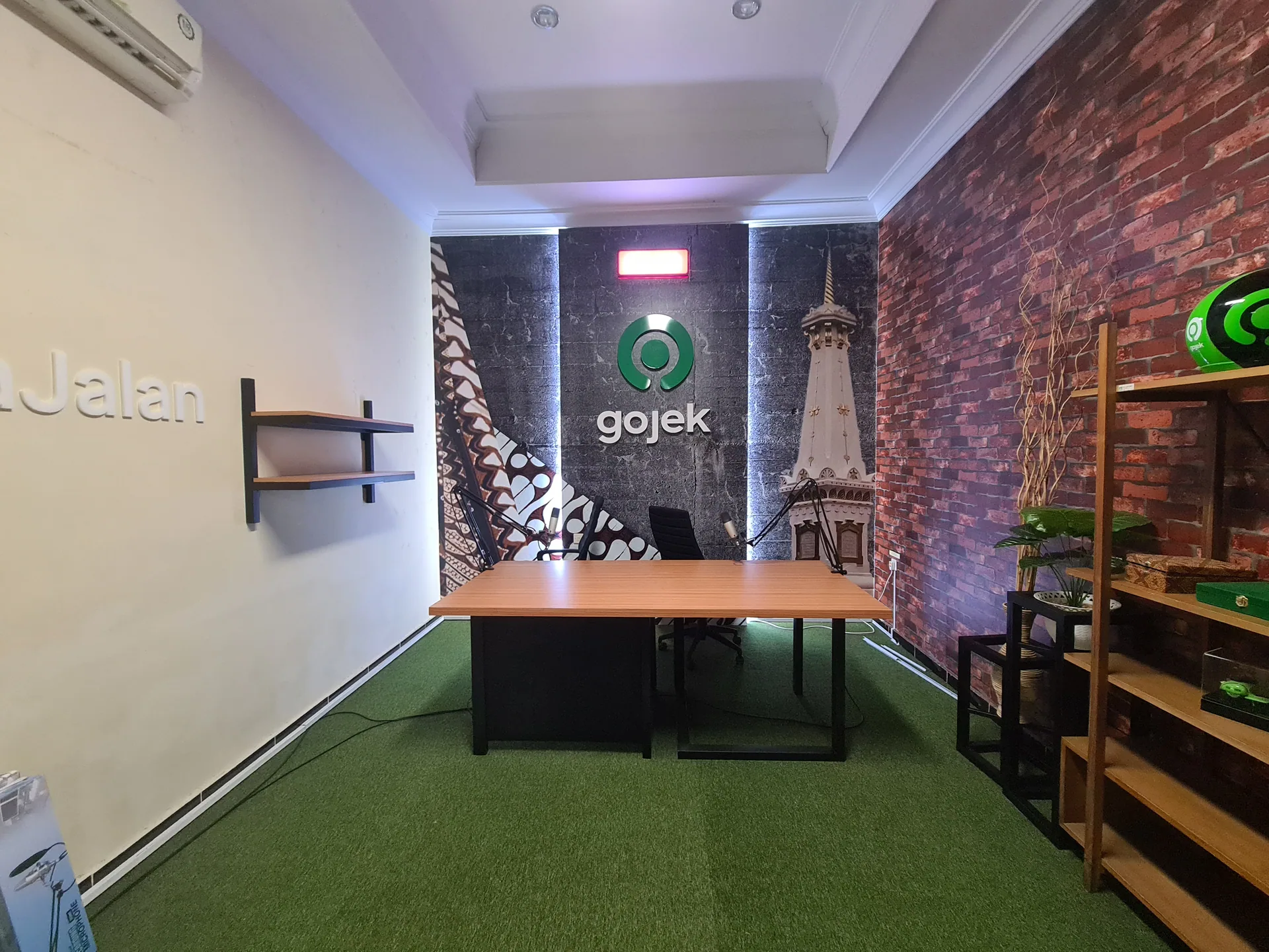 Gojek Podcast Studio Setup